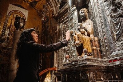 Full-Day Trip Barcelona to Montserrat Monastery & Cava Winery - 45 minutes to choose your Montserrat pace: museum, market, coffee, and viewpoints