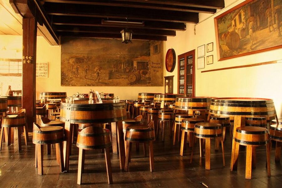Funchal: H.M. Borges Winery Guided Tour with Wine Tasting - When to book it during your Madeira day