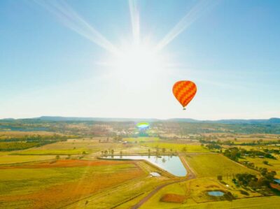 Gold Coast: Hot Air Balloon Flight and Vineyard Breakfast - Hotel pickup and the pre-flight balloon show