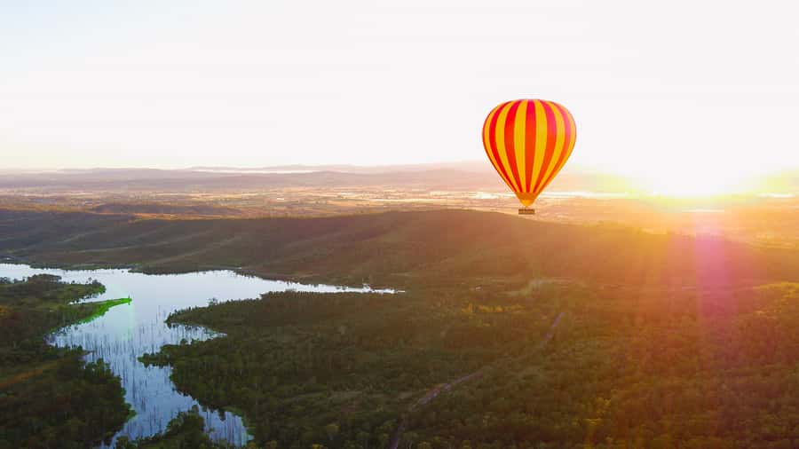 Gold Coast: Hot Air Balloon Flight and Vineyard Breakfast - Landing and the hands-on balloon deflation