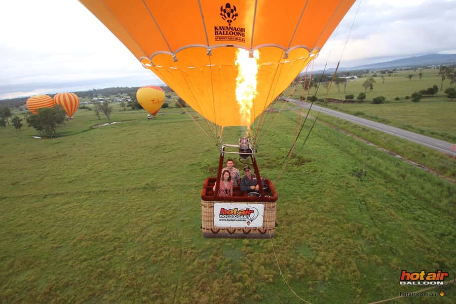 Gold Coast: Hot Air Balloon Flight+Vineyard Breakfast+Alpaca - Landing and the Hands-On Balloon Finish