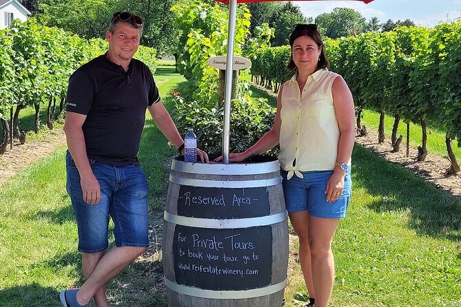 Grand Winery Tour - Rolls Royce - Niagara On The Lake - Lunch: the big comfort break (and the one spot to be cautious)