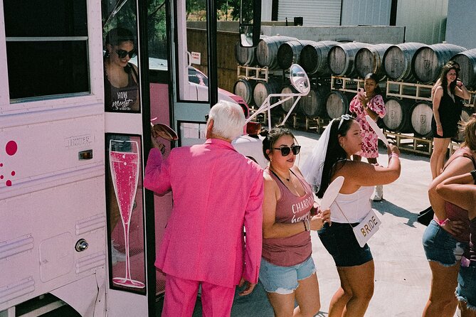 Half-Day Winery Tour in Fredericksburg - Stop 3: Blumenthal Farms for a Speakeasy-Style Cigar Bar
