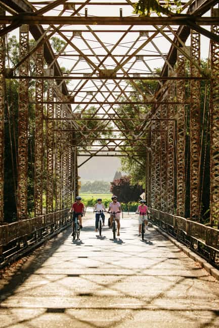 Healdsburg: Guided Electric Bike Wine Tour with Winery Stops - Key highlights worth getting excited about