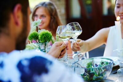 Immersive winery visit, tasting and picnic cart - The 180° barrel film: what the show adds (and where it takes time)