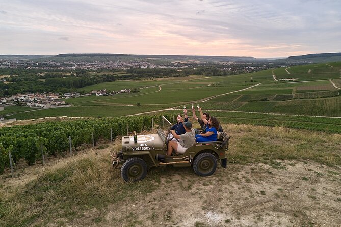 Jeep tour in the Champagne Vineyard with tasting - Champagne in motion: the 1944 Jeep and Nicolas