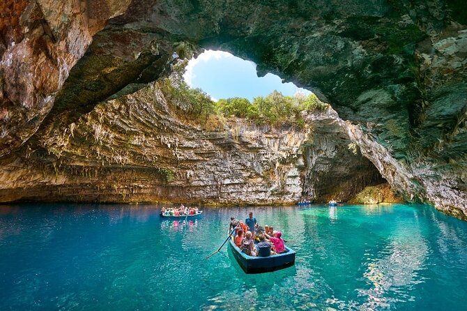 Kefalonia Highlights: Robola Winery, Melissani Lake & Fiscardo - A Kefalonia Day That Packs Meaning (Not Just Stops)