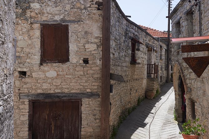 Kourion Ruins, Kolossi Castle and Winery Guided Visit from Paphos - Foini lunch and the Omodos village walk: where the day breathes