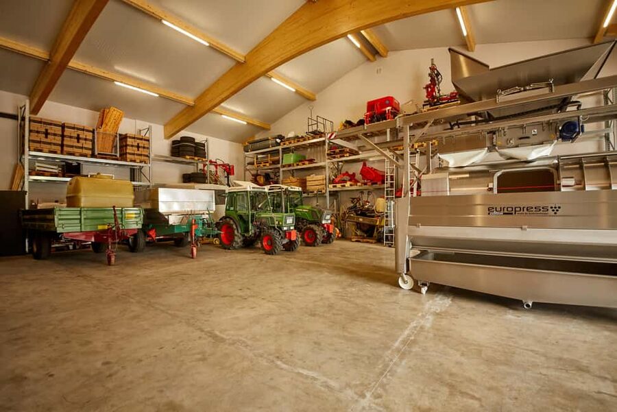 Kröv/Gut Hermes: Wine tour & tasting through vineyard, winery & champagne factory - Champagne factory tour: Champenoise method, bottling, and disgorging
