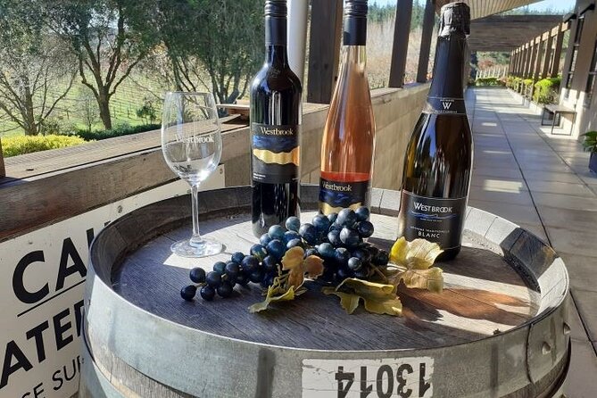 Kumeu Winery Boutique Tour with Gourmet Lunch from Auckland - Quick hits on this Auckland to Kumeu day
