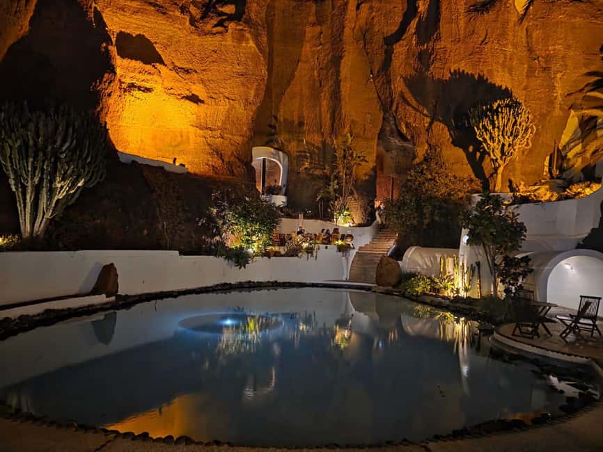 Lanzarote: Evening Tapas, Winery & Lagomar Experience - Lagomar at Night: Museum Time, Cava, and the Island’s Dreamy Side