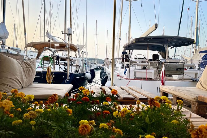 Live Jazz Music and Local Stories in the Heart of Corfu - Weather and timing reality check: rain plans and when the schedule can slip