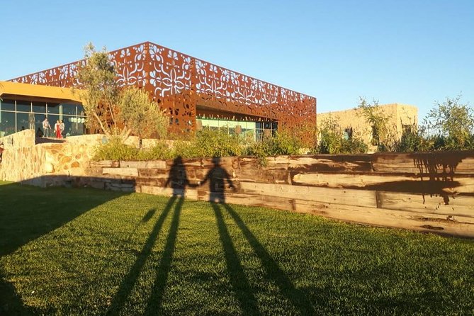 Local Vineyard Tour & Wine Tasting at the Independence Valley - The pairing matters: honey, cheese, meats, and balance