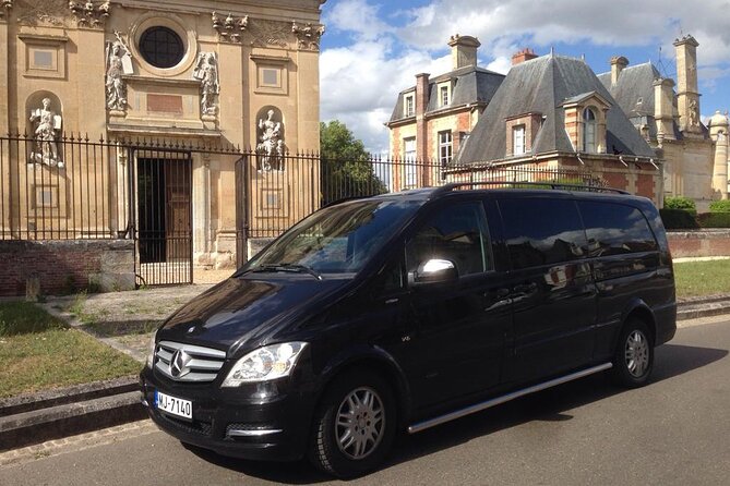 Loire Valley Royal Castles Guided Small group Day Trip from Paris - Amboise lunch break: eat like a local, not like a robot
