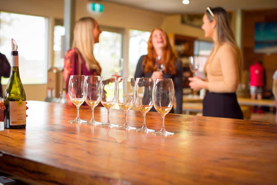 Margaret River: Winery Tour with Lunch and Brewery Visit - Wine tasting 101: turning your favorites into a system