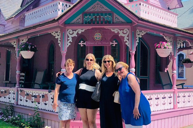 Martha's Vineyard Tours Private and Fun! - Edgartown waterfront mood: Memorial Wharf and the Alleys General Store pause