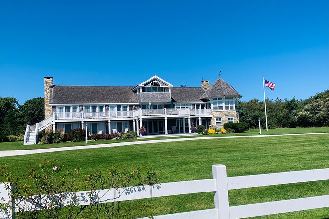 Marthas Vineyard Luxury Tour (2hrs) - Oak Bluffs harbor and the East Chop bluff drive-back: wrap-up with big angles