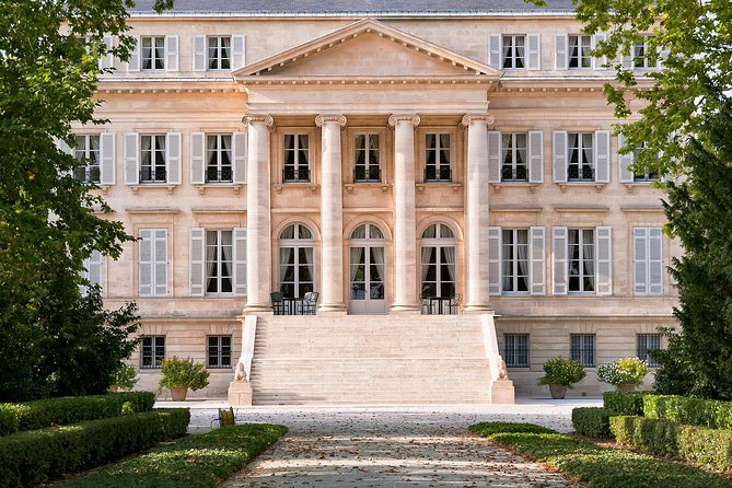 Médoc Region Half-Day Wine Tour with Winery Visit & Tastings from Bordeaux - The first château tasting: what you should look for at Stop 1