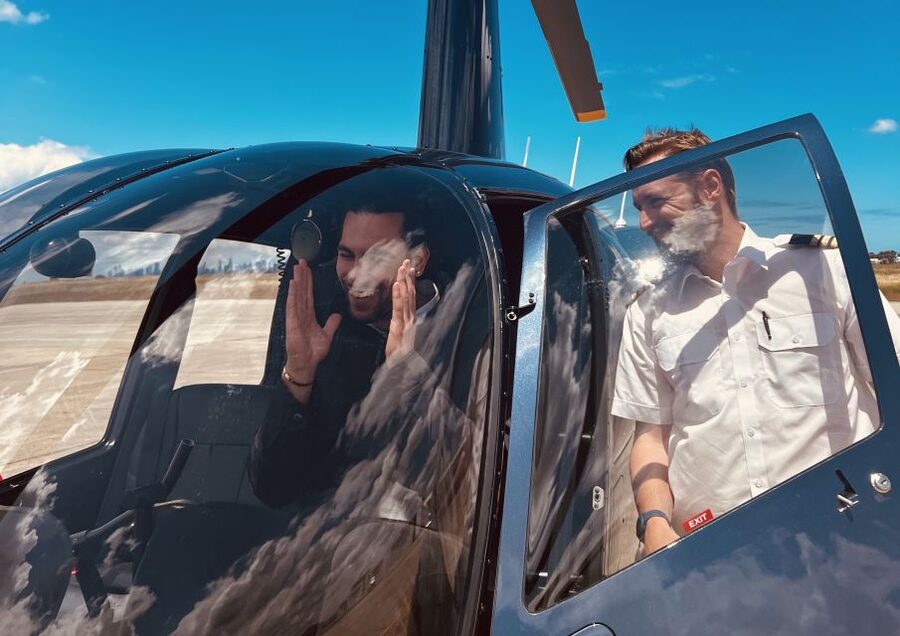 Melbourne: Private Yarra Valley Winery Lunch by Helicopter - From Hangar 81 to Takeoff: The Experience Starts in Melbourne