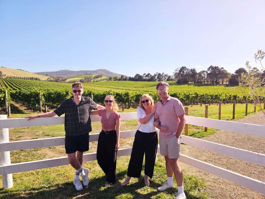 Melbourne: Yarra Valley Half-Day Wine Tour - Four Pillars Gin Distillery: included visit, optional tasting