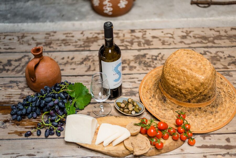 Milos Island: Kostantakis Winery Wine Tasting Experience - Vineyard Walks on an Island: Indigenous Grapes and Real Challenges