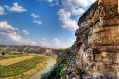 Moldova: Old Orhei Branesti winery &Traditional Delights - Peștere, cave steps, and the 200-step reality check