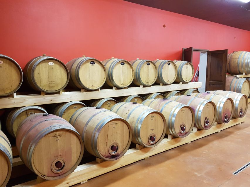 Montepulciano: Tuscan Winery Tour with Wine Tasting & Meal - Arriving at Podere Casanova: where the tour starts to feel intimate