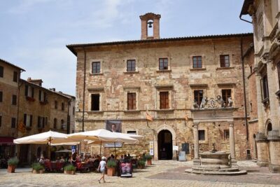 Montepulciano: Wine Tasting & Lunch in a Typical Winery - Inside the Historic Cellar: Vaults, Tunnels, and What You Actually Learn