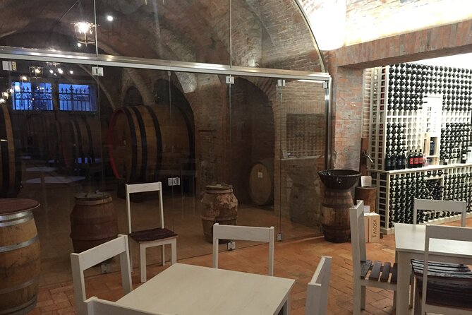 Montepulciano: Winery Tour & Tasting Experience - The pairing setup: bread, local products, and water plus wine
