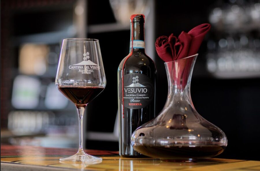 Mount Vesuvius: Vineyard Tour with Wine Tasting and Lunch - Lacryma Christi Tasting: Classic vs Superior and the White–Rosé–Red Flow