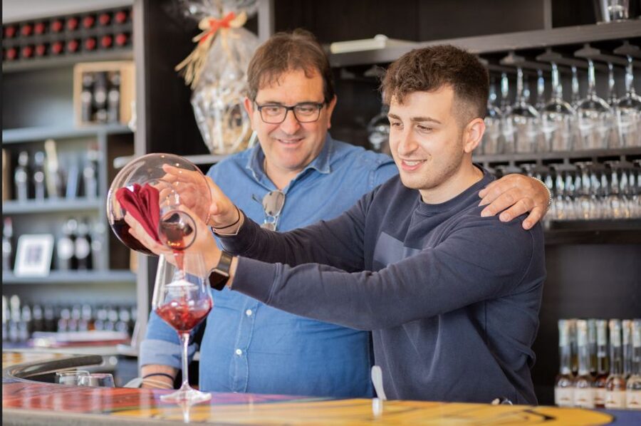 Mount Vesuvius: Vineyard Tour with Wine Tasting and Lunch - Where to Meet Cantina del Vesuvio Russo Family (and the Real Logistics)