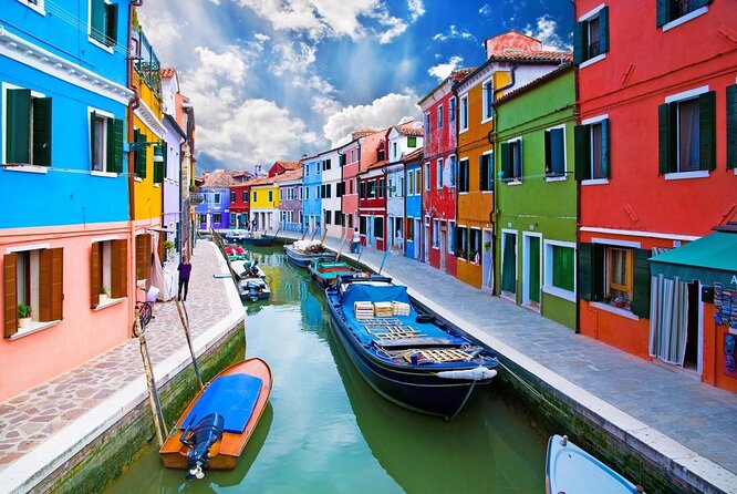 Murano Burano Islands Boat Tour Glass Factory & St Erasmo Winery - From San Zaccaria to the lagoon: how the boat shapes the day