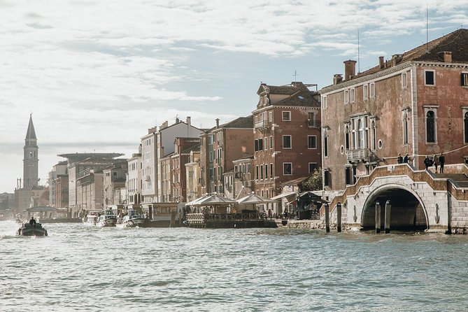 Murano Burano Islands Boat Tour Glass Factory & St Erasmo Winery - Which guide style fits this tour best