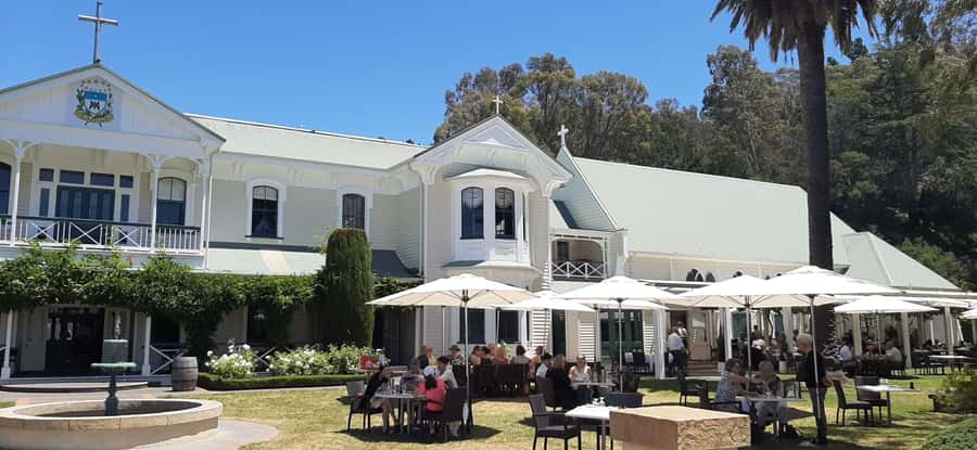 Napier: Afternoon Winery Tour Tasting at 3 Great Wineries - What you’re really doing on this Napier wine-and-sweets route