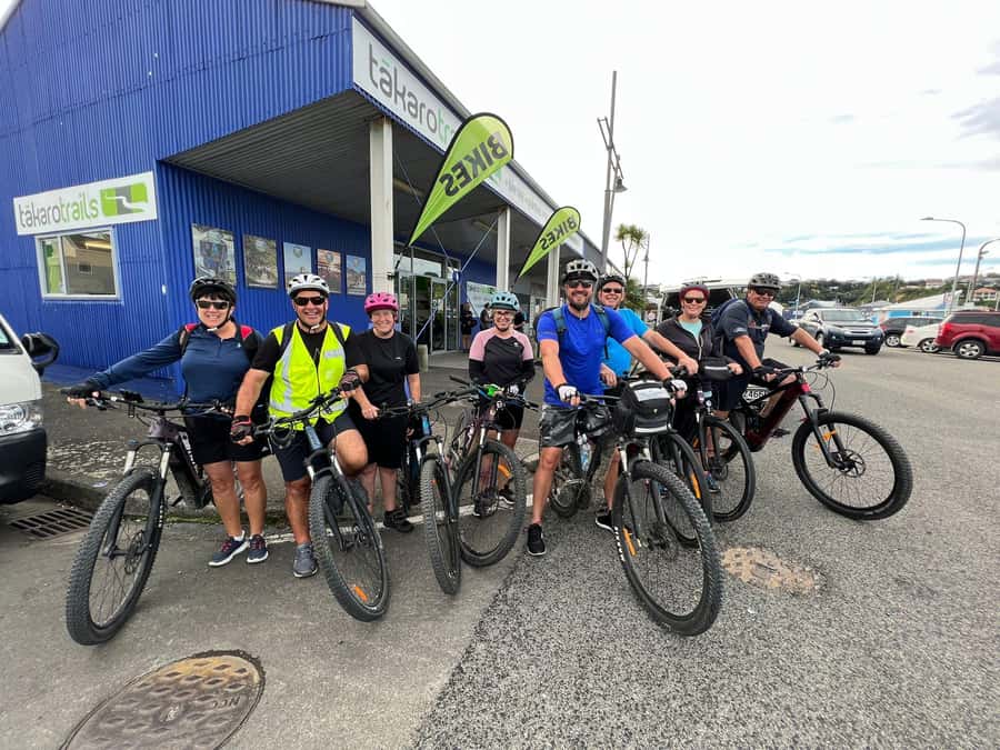 Napier: Cruise Self-Guided Cycle Ride to Winery - Half Day - Getting Your Bike in Napier: i-SITE to Tākaro Base