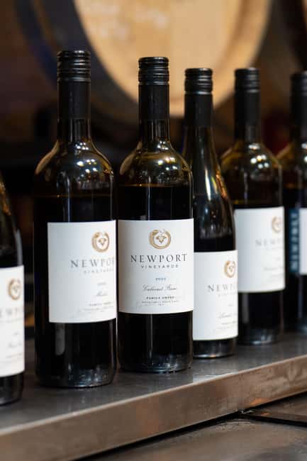 Newport: Vineyards Winery Tour + Tasting - Getting Started at 909 E Main Rd (and Why the Format Matters)