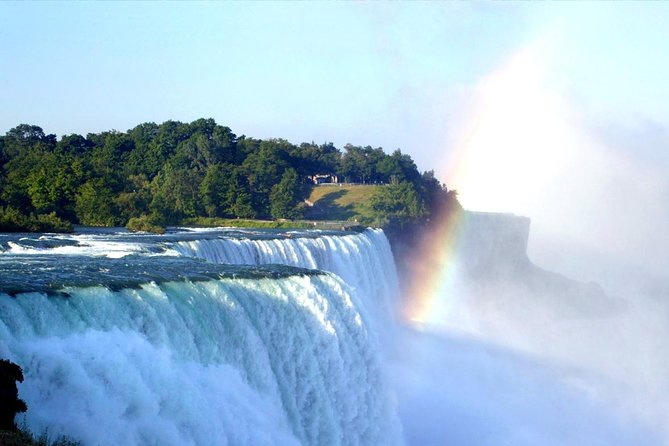 Niagara Falls Tour from Toronto with Winery & Niagara on The Lake - The guide + driver combo: why it feels like more than just a bus ride