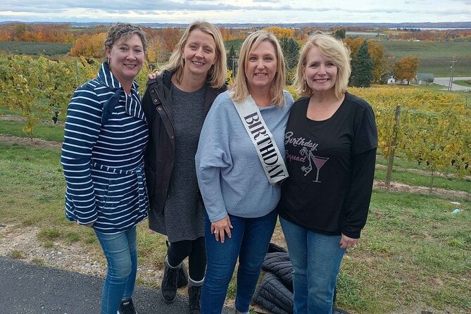 NON BUS 4 Winery Traverse City Wine Tour on Old Mission Peninsula - Stop 1 option: Hawthorne Vineyards for secluded bluff views