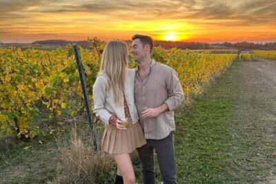NON BUS Traverse Sunset Wine Tour 3 Winery Old Mission Peninsula - Price and value: what’s covered in the $68