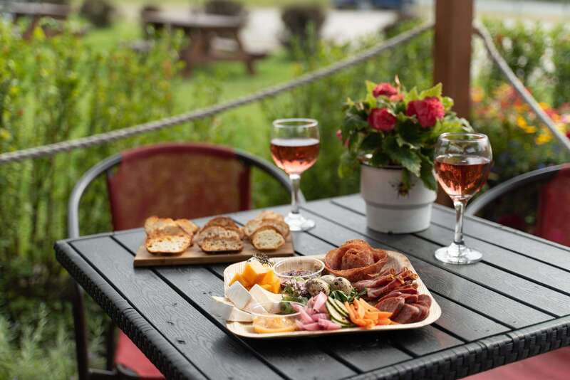 Okanagan Bee Tour, Wine Tasting and Lunch at Kelowna Winery - Practical tips to get the best afternoon