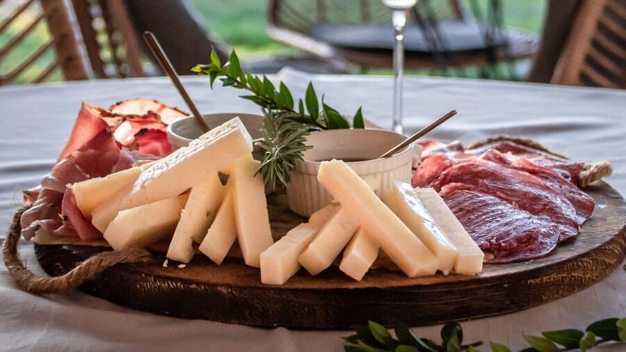 Palau: wine tasting in a Gallura winery - Timing matters: 19:00 in summer, 15:30 most of the year