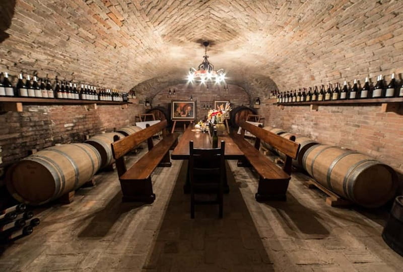 Piedmont: Winery Tour, Taste Barolo, Barbaresco & Local Food - Pairing food the right way: cured meats, cheeses, and bread