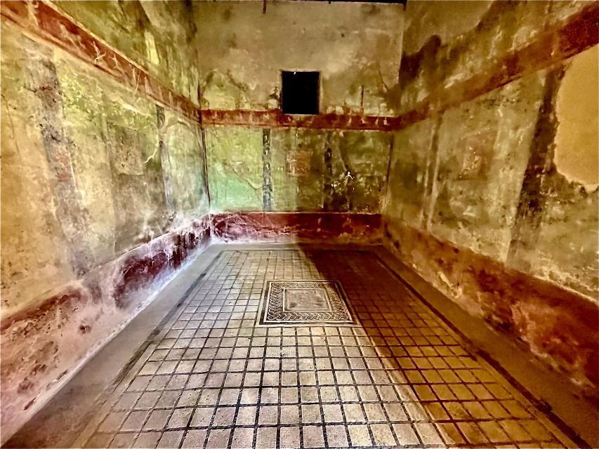 Pompeii-Vesuvius & Winery All Inclusive Tour From Positano - Winery Stop on Volcanic Slopes: Tasting With Lunch and a Vineyard Walk