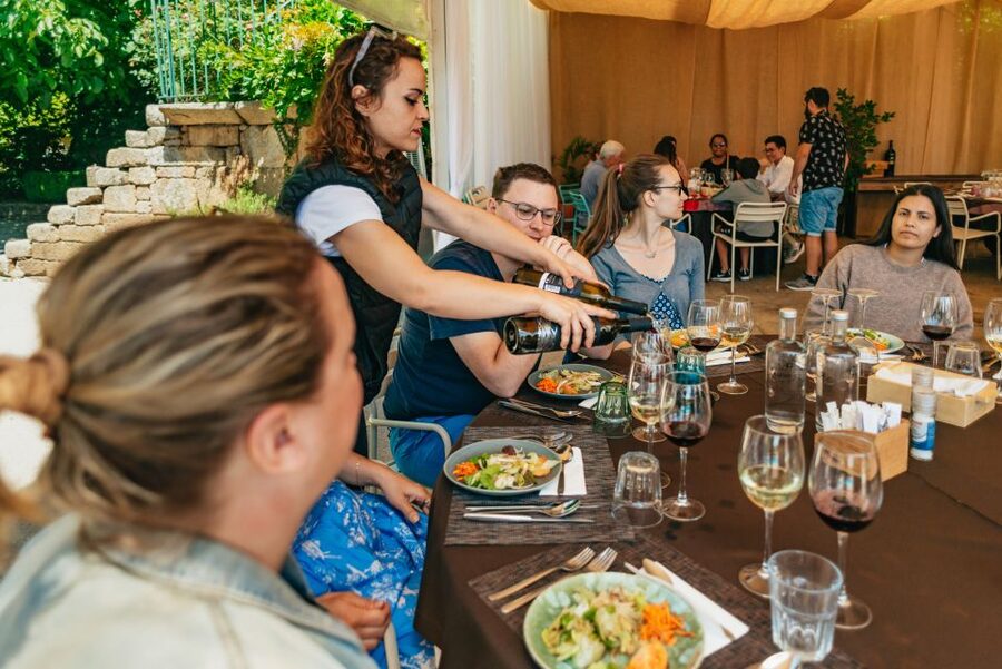 Porto: Douro Valley with Winery Lunch, Tastings & Cruise - Starting in Porto: the meeting point and what to do first