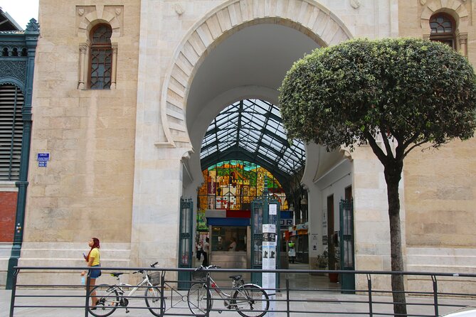 PREMIUM TAPAS TOUR: Paella, Market Tastings, and Winery - Final verdict: should you book it?