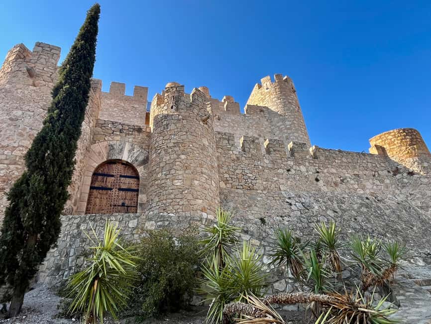 Premium Tour: Winery 7 Tastings + Guadalest Castle | Small group - Pickup and timing: how to plan around the 330-minute day