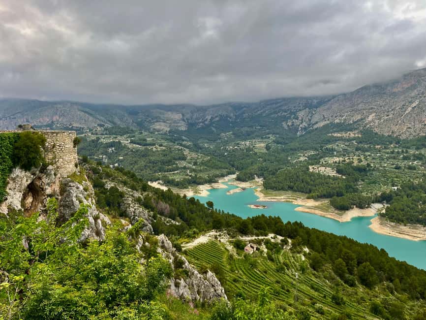 Premium Tour: Winery 7 Tastings + Guadalest Castle | Small group - What to expect from the van ride: transit that doubles as context