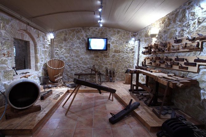 Private 4x4 Wine Tour from Athens to Marathon Lake and a Winery - The Tasting: Two Wines and One Vinegar, Plus Snacks