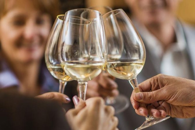 Private Customizable Wine-Tasting Adventure/Day Tour Niagara - Scenic Niagara Parkway stops: small breaks that make the drive worth it