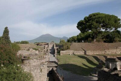 Private tour Pompeii Vesuvius and Winery from Sorrento - Photo-stop momentum: seeing Naples and Vesuvius before you even arrive